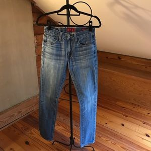 Lucky Brand Medium Wash Skinny Leg Jeans, EUC 28